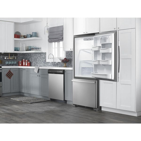 29" Wide Bottom-Freezer Refrigerator With Easyfreezer Pull-Out Drawer, 18 Cu. Ft. Capacity - Stainless Steel