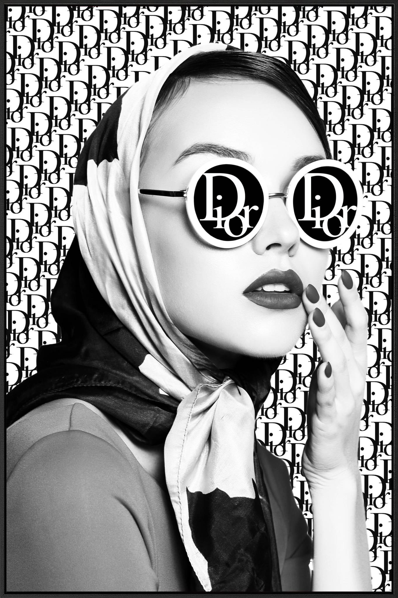 Monochrome Glamour Muse - 32" x 48" Framed Wall Art