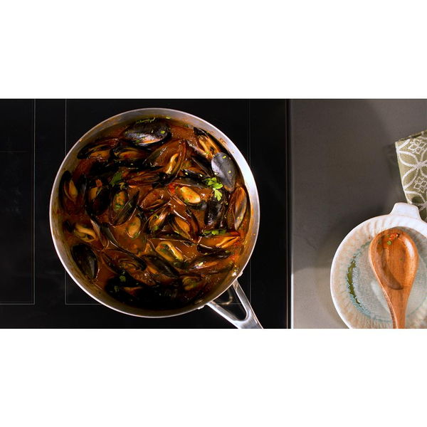 30" 4-Element Induction Freestanding Commercial-Style Range With Air Fry - Stainless Steel
