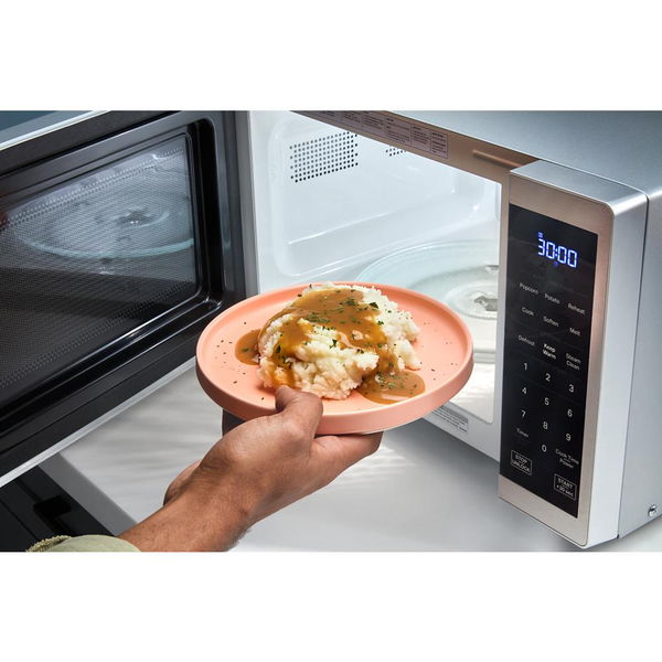 0.7 Cu. Ft. White Countertop Microwave With Steam Clean - 700 Watt