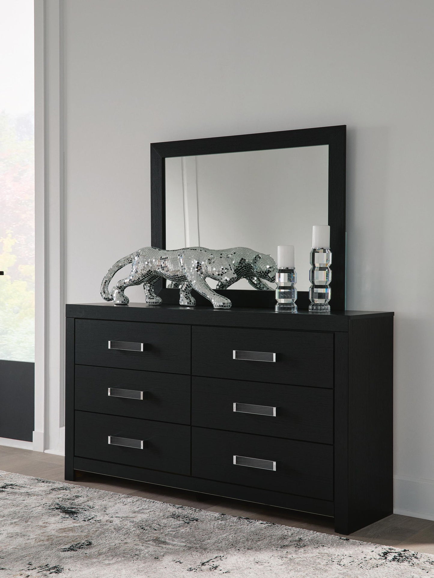 Maeling - Six Drawer Dresser