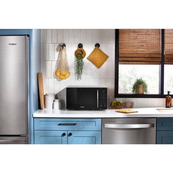 0.9 Cu. Ft. Black Countertop Microwave With Steam Clean - 900 Watt