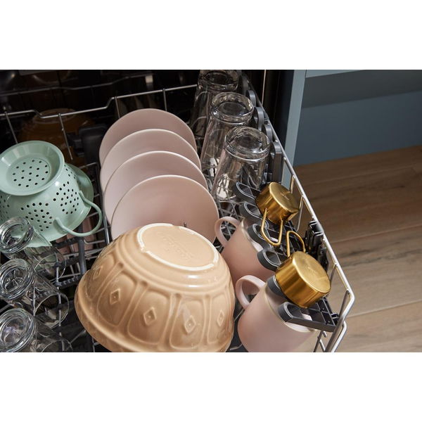 44 dBA Ada Compliant Dishwasher Flush With Cabinets With 3rd Rack - Fingerprint Resistant Stainless Steel